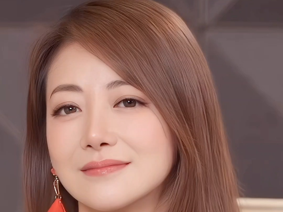 白咲碧挑战黑色最大特点分析